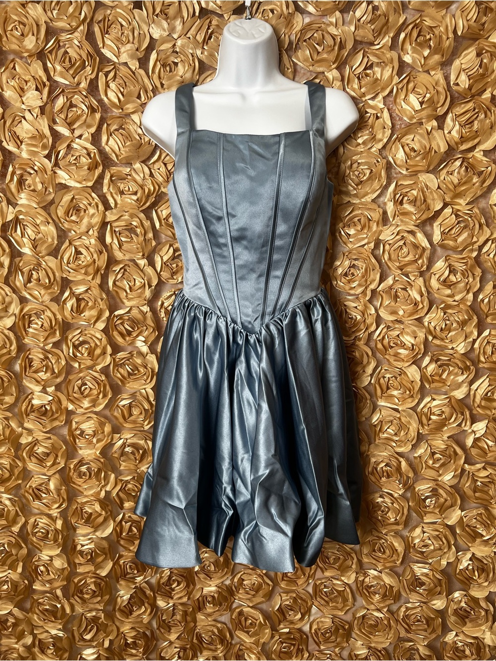 Metallic Steel Blue Party Dress
🚨NEW WITHOUT TAGS🚨